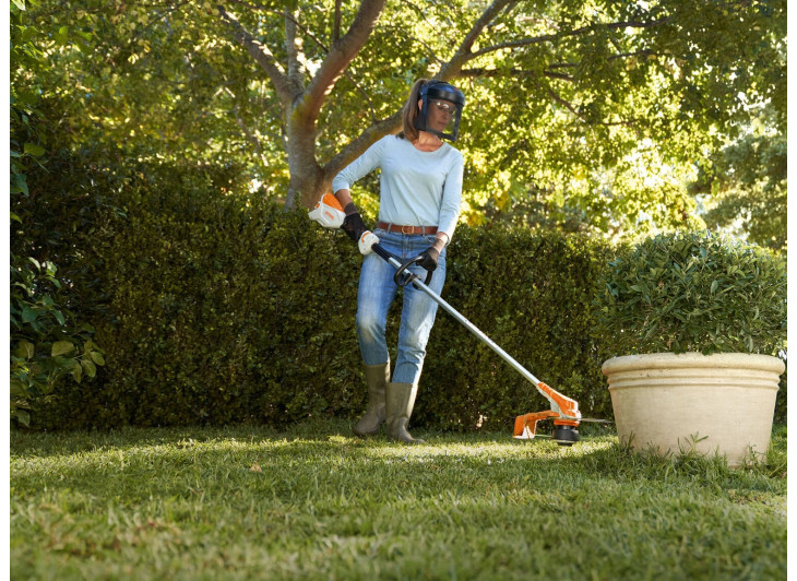 Мотокоса аккумуляторная STIHL FSA 60 SET (Комплект) Мотокоса аккумуляторная STIHL FSA 60 SET (Комплект)
