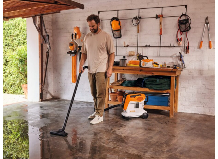 Аккумуляторный пылесос Stihl SEA 100 L (без акб и з/у) Аккумуляторный пылесос Stihl SEA 100 L (без акб и з/у)