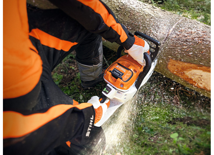 Аккумуляторная пила STIHL MSA 300 C (без АКБ и З/У) Аккумуляторная пила STIHL MSA 300 C (без АКБ и З/У)