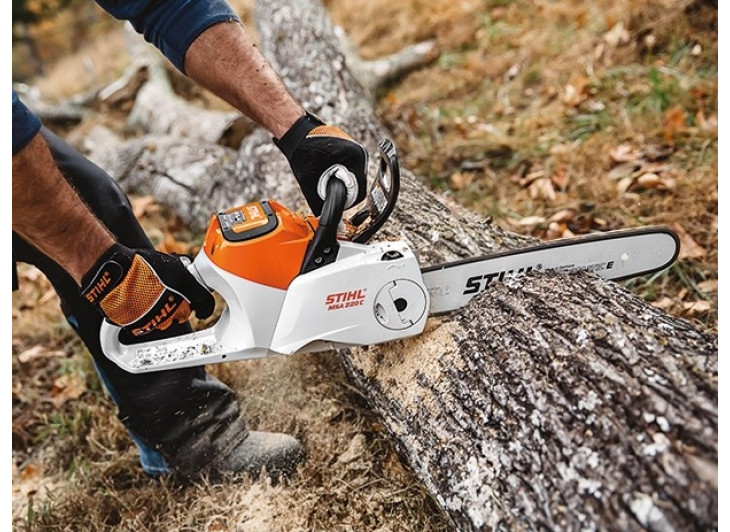 Акумуляторна пилка STIHL MSA 220 C (без АКБ та З/П) Акумуляторна пилка STIHL MSA 220 C (без АКБ та З/П)