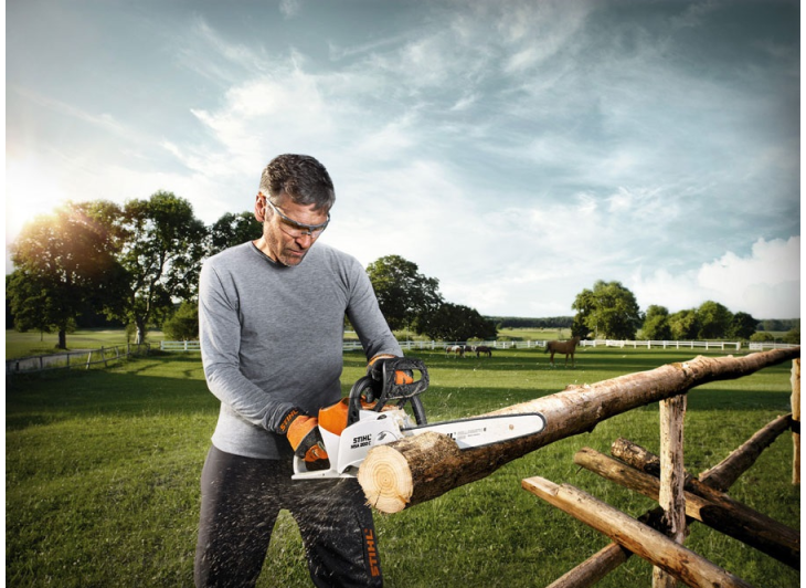 Аккумуляторная пила Stihl MSA 200 C-BQ (без акб и з/у) Аккумуляторная пила Stihl MSA 200 C-BQ (без акб и з/у)