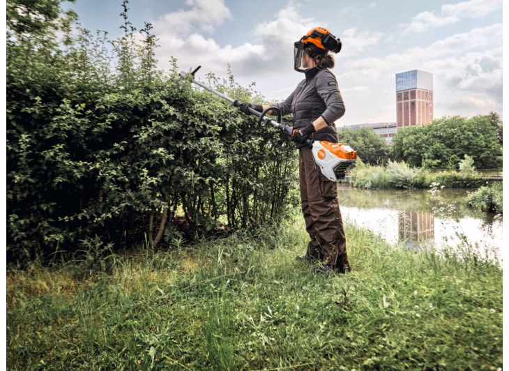 Аккумуляторные мотоножницы STIHL HLA 140 (без акб и з/у) Аккумуляторные мотоножницы STIHL HLA 140 (без акб и з/у)