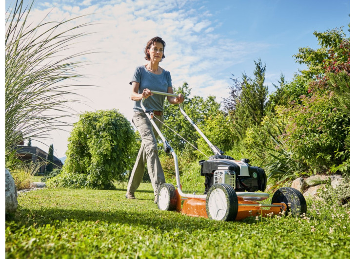 Газонокосилка бензиновая STIHL RM 2.2 R Газонокосилка бензиновая STIHL RM 2.2 R
