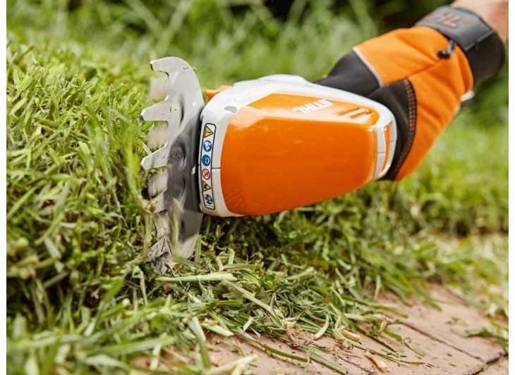 Мотоножницы аккумуляторные Stihl HSА 26 (без акб и з/у) Мотоножницы аккумуляторные Stihl HSА 26 (без акб и з/у)